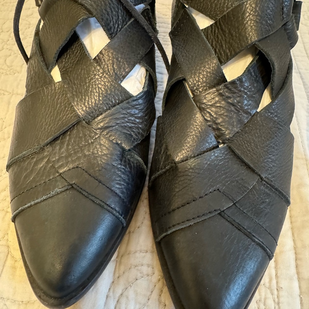 Free People Black Flats with Criss-Cross Design - Picture 3 of 9